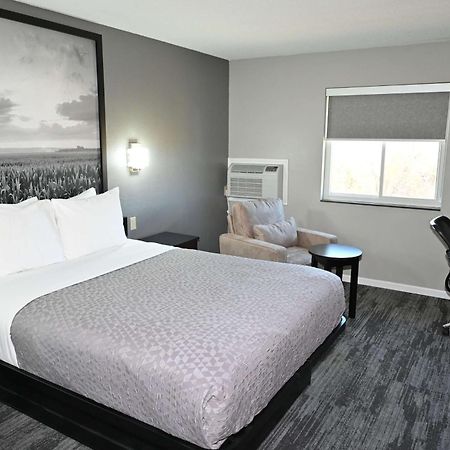 Super 8 By Wyndham Higginsville Extérieur photo