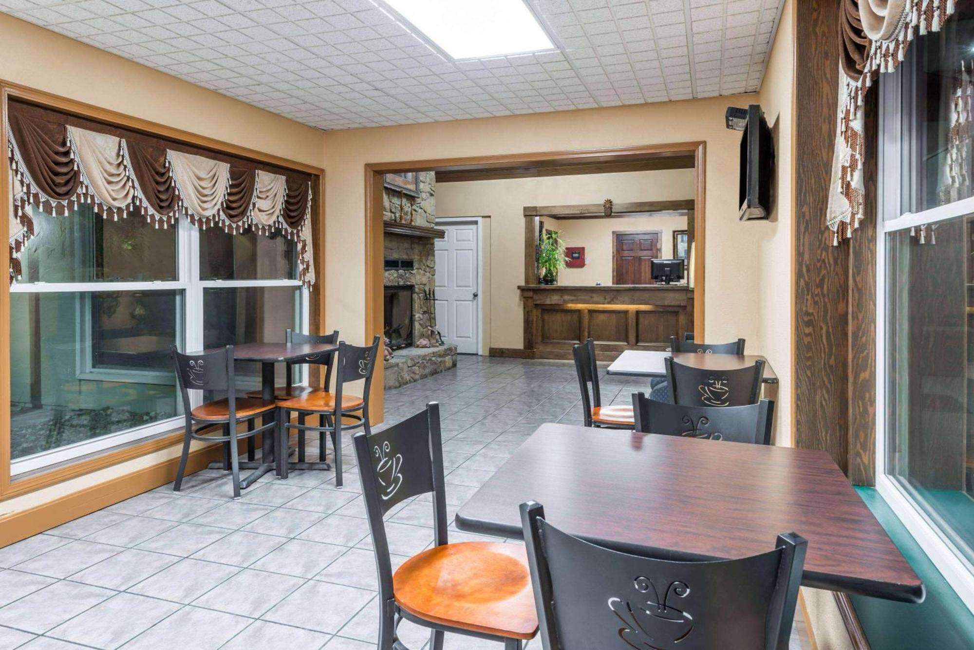 Super 8 By Wyndham Higginsville Extérieur photo